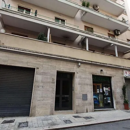 Le Di Don Vito - Policlinico Casa de hóspedes 3*