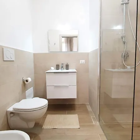 Comfy Vito With Ensuite And Parking - Policlinico Maison d'hôtes 3*