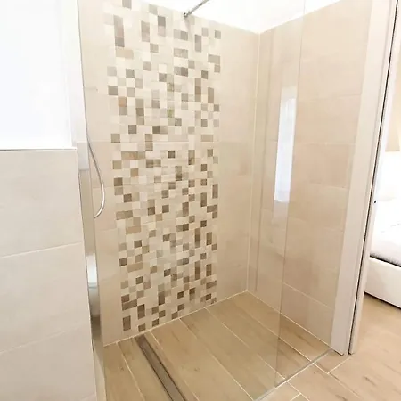 Le Di Don Vito - Policlinico Барі