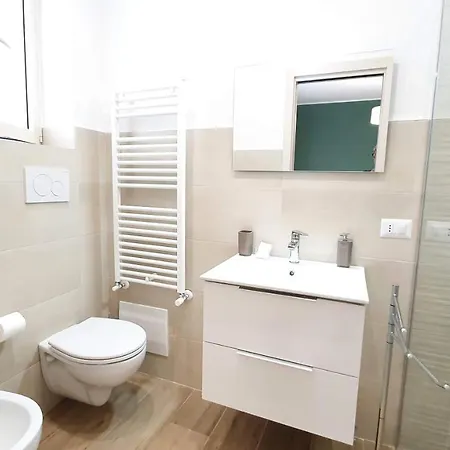 Comfy Vito With Ensuite And Parking - Policlinico بيت ضيافة باري
