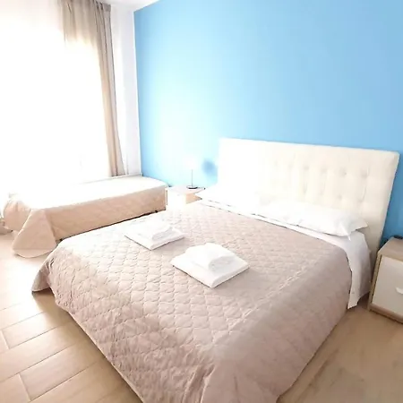 Comfy Vito With Ensuite And Parking - Policlinico 3*